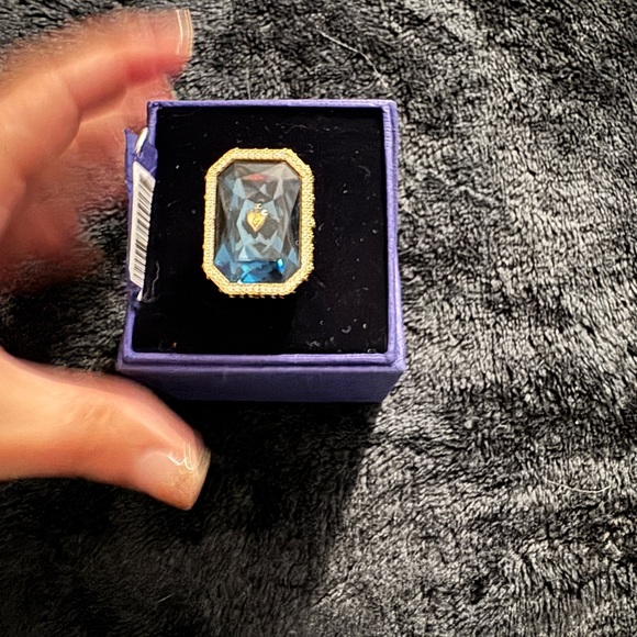 SWAROVSKI TAROT MAGIC COCKTAIL RING, BLUE, GOLD-TONE PLATED - Picture 3 of 8